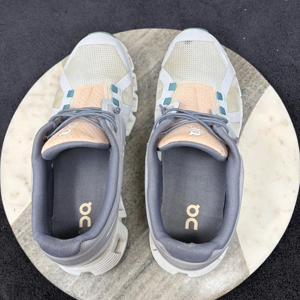 On Running Cloud 5 Push Glacier Undyed White Peach 69.98353 Womens Size 8.5